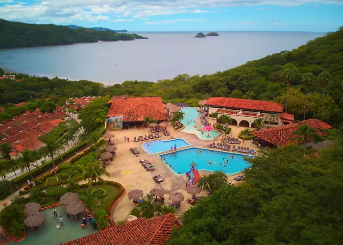 Club Y Condovac La Costa Hotel 4*